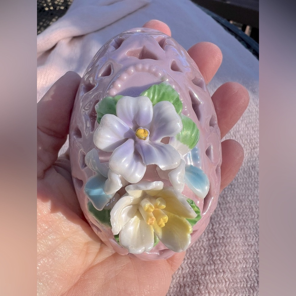 Vintage Pink Lusterware Filigree Egg Trinket Dish, perfect for Easter Baskets 🐣 - Picture 6 of 6
